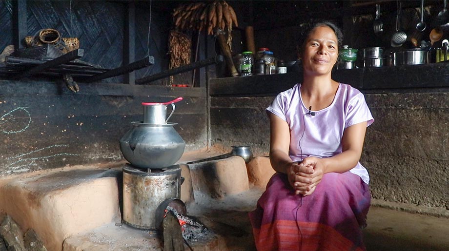 Carbon-offset-project-7239-Himalaya-India-efficient-stove-woman-replaces-traditionalstove-LEAD