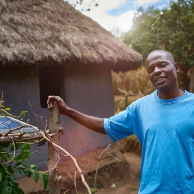 csm_myc-Website-Sliderbild-1460x950-carbon-offset-project-7923-Kenya-Solar-Joshua-Indimuli-LEAD_a56afbfae3